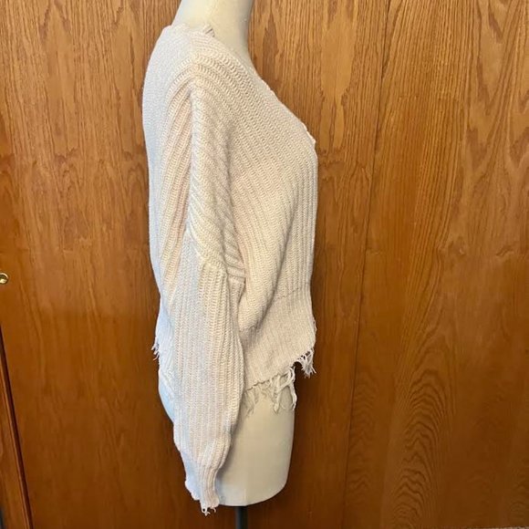 Off White Distressed V Neck Frayed Hem Crop Sweater (Distressed) / Size: L - Picture 4 of 6